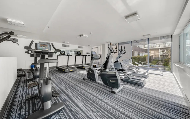 Central 1-bed With Parking, BBQ