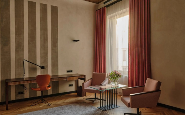 Grand Hotel