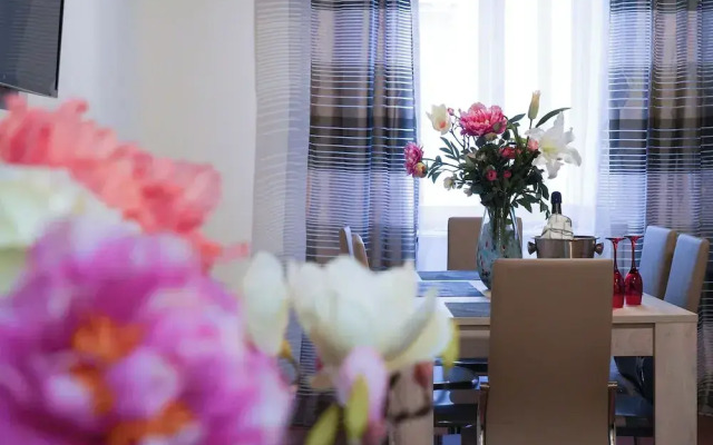 navona jacuzzi apartment