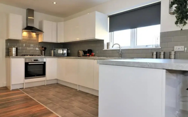 Railway House 5 bed - Maryhill