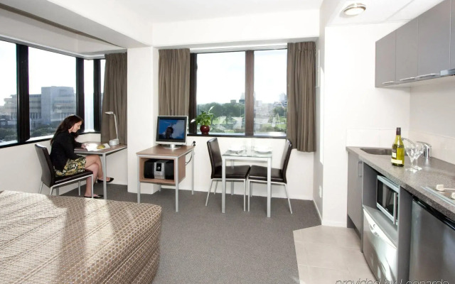 Quality Suites Central Square
