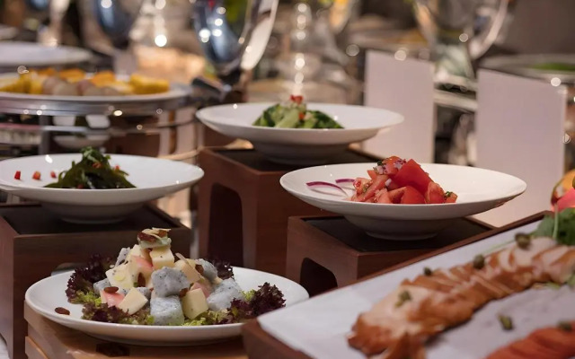 Hampton by Hilton Qionghai Railway Station