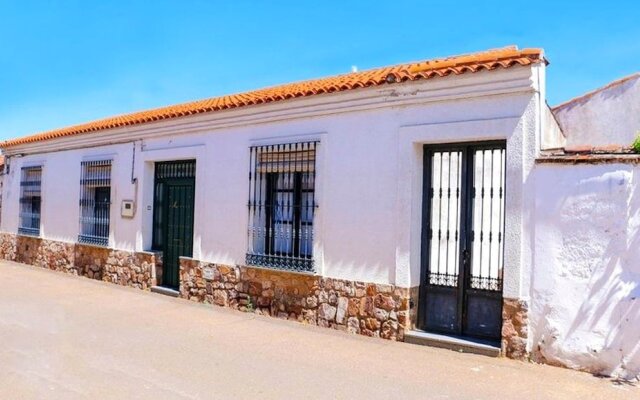 House With 3 Bedrooms in Castilblanco, With Enclosed Garden