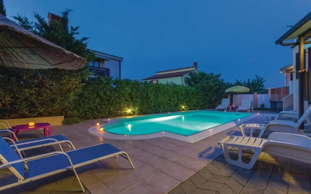 Stunning Home in Pula With Wifi and 7 Bedrooms