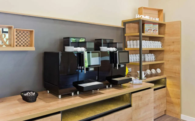 Super 8 by Wyndham Freiburg