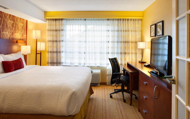 Courtyard by Marriott London