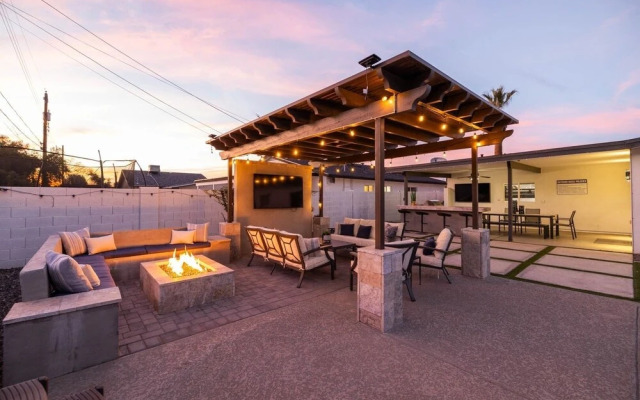 Scottsdale East Osborn 4 Bedroom Home by RedAwning, Scottsdale