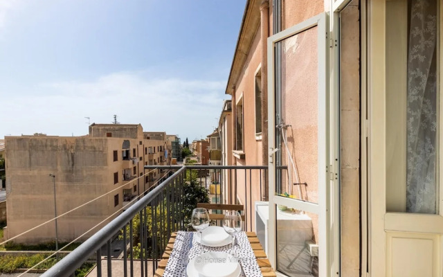 Owl Home in Noto With 2 Bedrooms and 1 Bathrooms