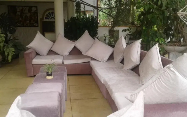 OYO 297 Manidi Villa