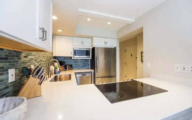 Noelani 304 3bdrm 2.5 Bath 3 Bedroom Condo by RedAwning