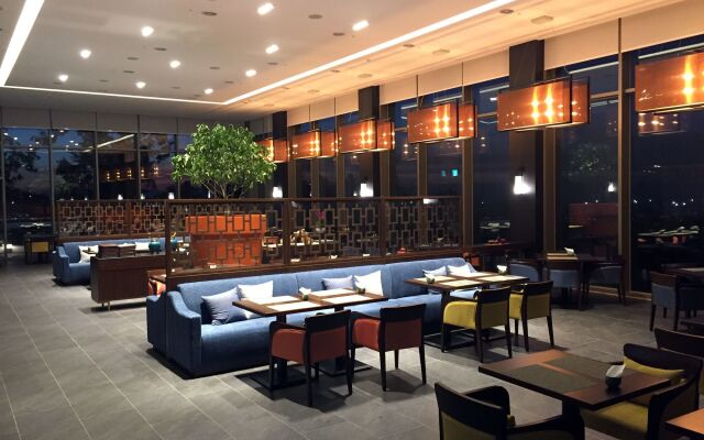 Camphortree Hotel & Resort