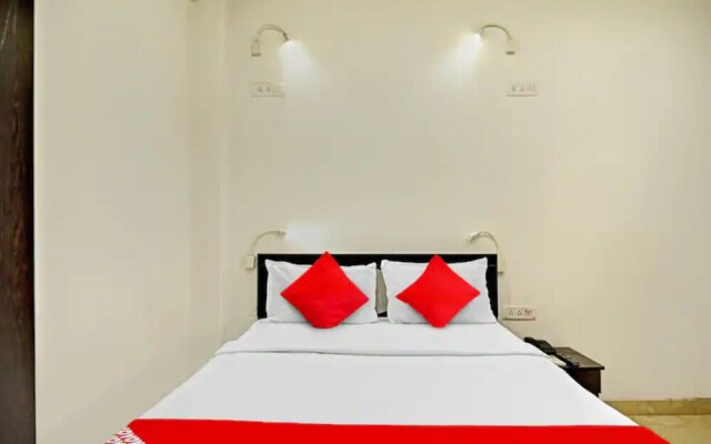 Goroomgo Laxmi Guest House Jadavpur Kolkata