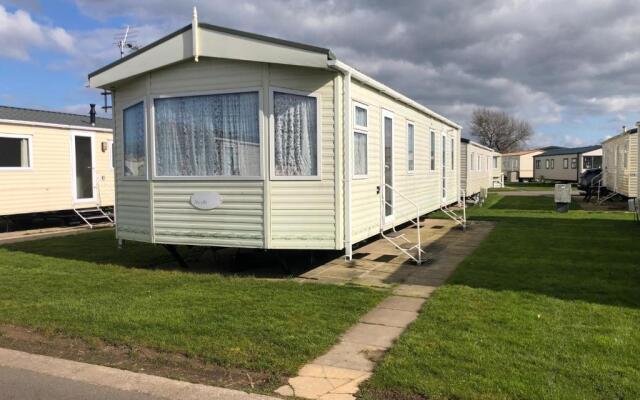 Lovely 3 bedroom 8 berth caravan in Rhyl