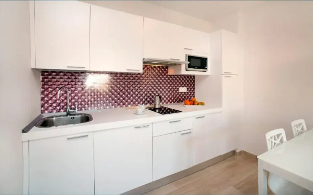 Apartamentos Leo Canela