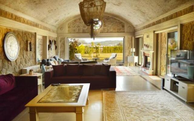 Important Group BD410 Luxury Villa in Ortakent