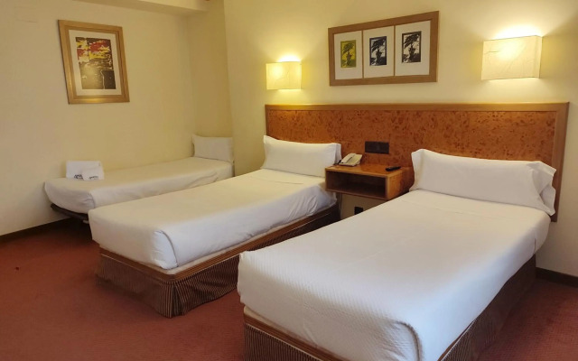 Hotel Sercotel Cuatro Postes