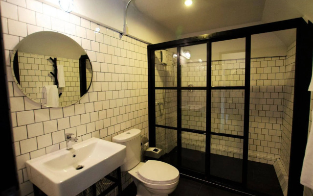 STrips the Poshtel - Hostel