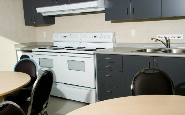 Residence & Conference Centre - Kamloops
