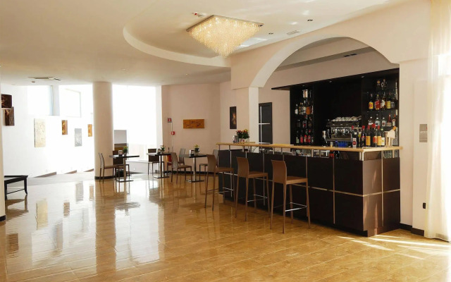 Hotel For You