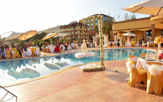 Nican Resort