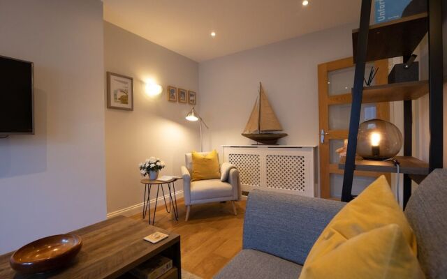 Silverdale Mews