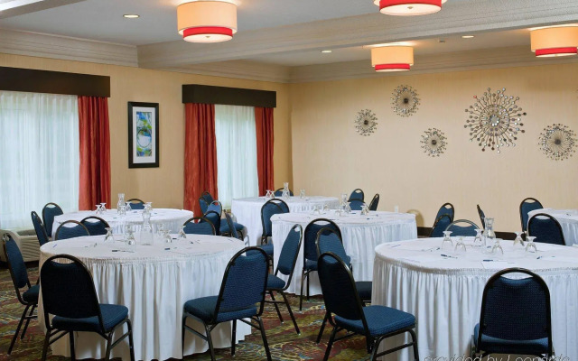 Holiday Inn Express Hotel & Suites Saginaw by IHG