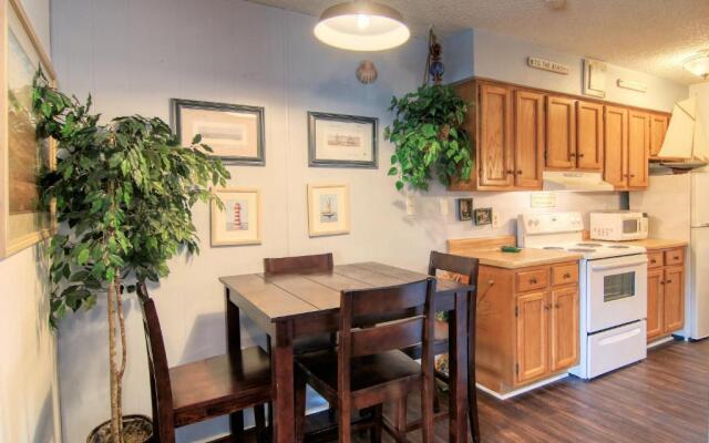 Courtyard #209 Condo