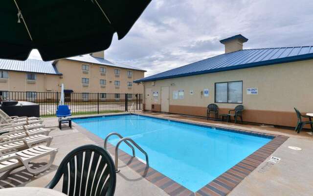 Quality Inn & Suites Wichita Falls I-44