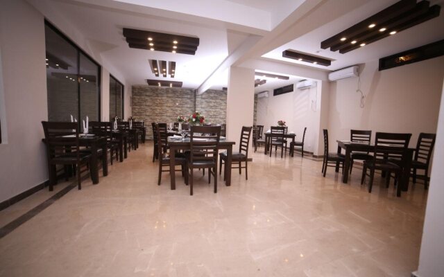 Zifan Hotel & Suites