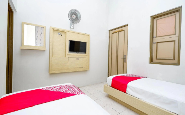 Super OYO 2436 Hotel Kencana – Guest Rooms – Tegal
