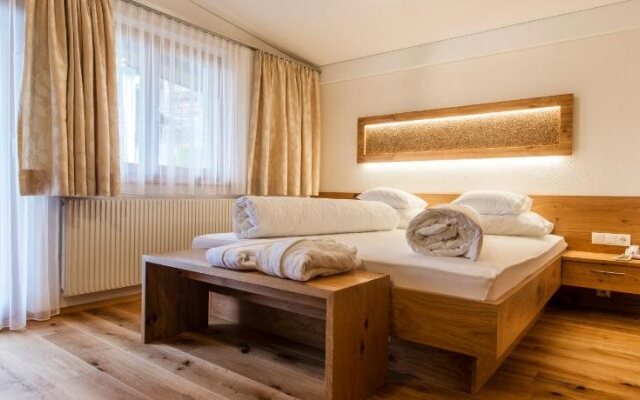 Aparthotel Tschanun Garni