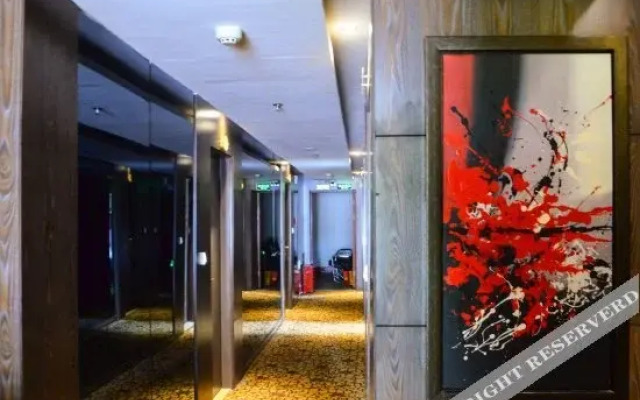 Xinjiang Inn Business Hotel