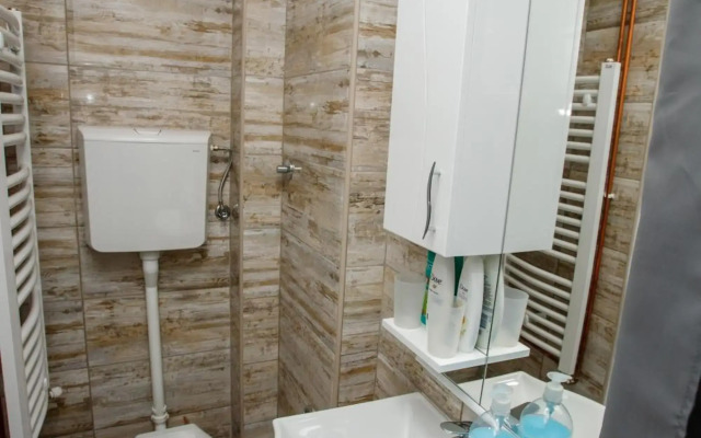 7 Days Premium Apartment