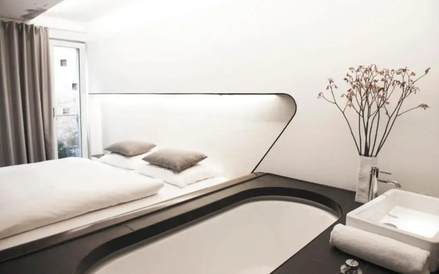 Hotel Q