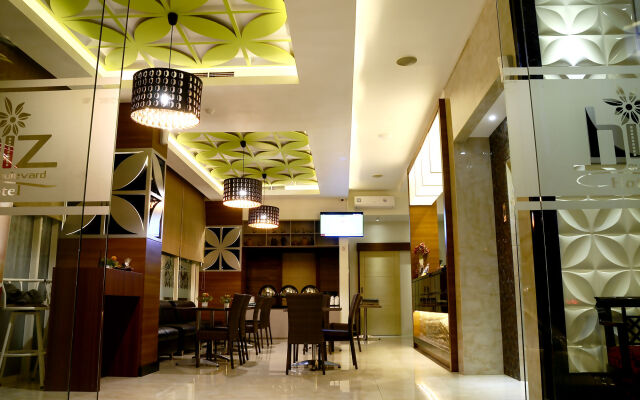 Biz Boulevard Hotel