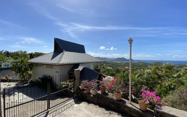 Hummingbird Villa - Tropical 3 bedroom Villa with Panoramic Views 3 Home by RedAwning