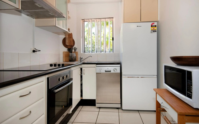 Golden Sands Beachfront Apartment Resort
