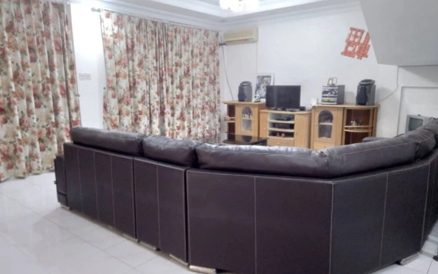 OYO 90310 E Homestay Permai Timur
