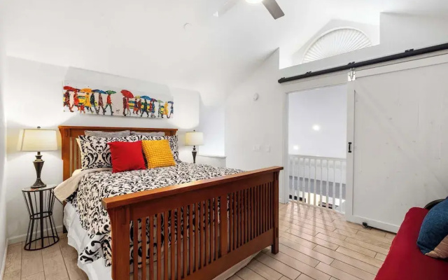 Vacay Getaway - Condo for 8