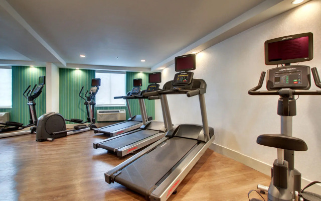 Holiday Inn Express & Suites Lincoln East - White Mountains by IHG