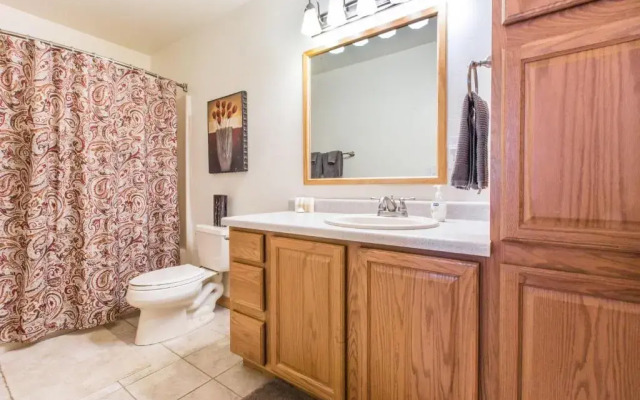 1490OAK Grandview Condo