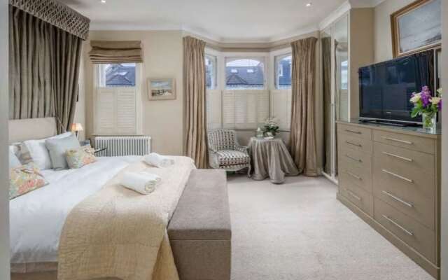 Veeve - Fulham Victorian