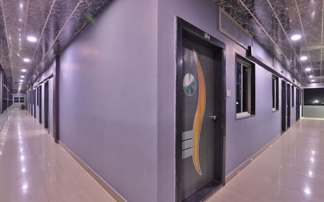 OYO Flagship 28024 Hotel Royal Palace