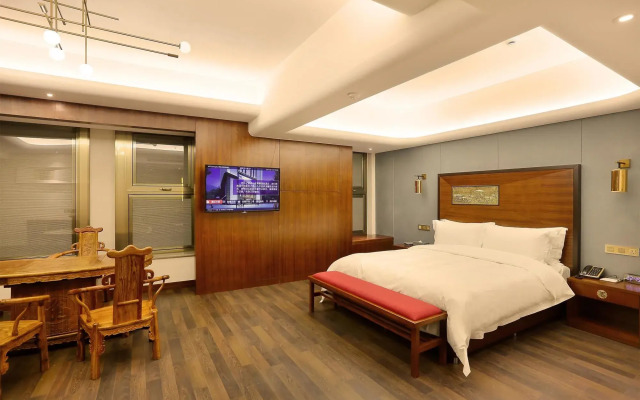 Lujia International Hotel