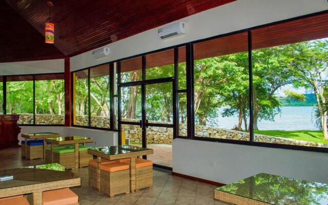 Papagayo Golden Palms Beachfront Hotel