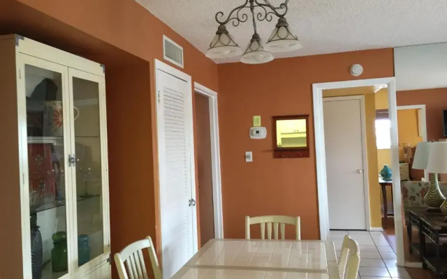 Crescent Arms Condominiums