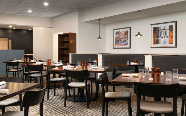 DoubleTree by Hilton Pittsburgh Airport