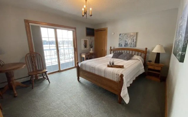 Lakeside Bed & Breakfast