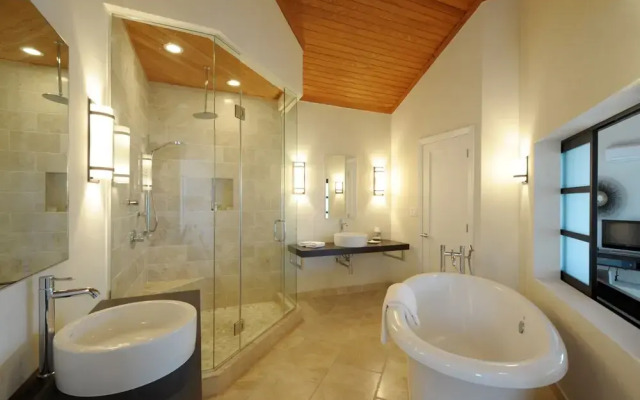 Sky Beach Club Bungalow 2 Cabin