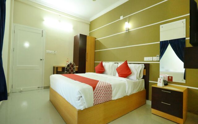 OYO 11909 Star Plaza